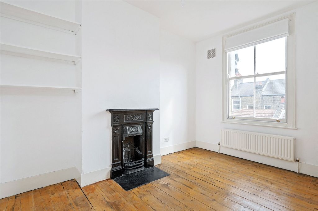 Property photo 3 of 12 Bedroom