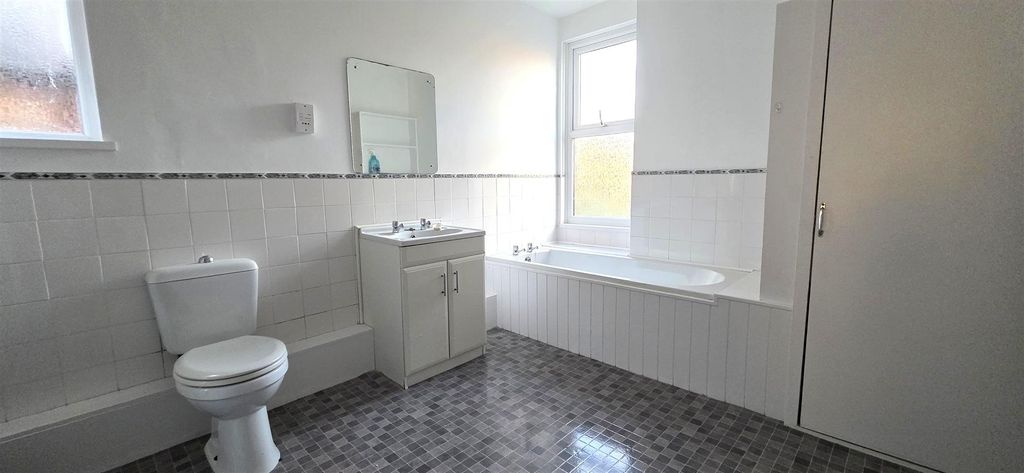 Additional image 9 of 4 bed property to rentBarrs Court Road, Hereford HR1