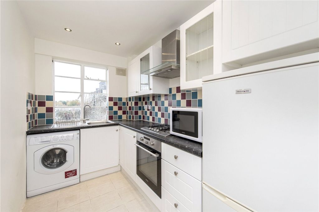 Property photo 2 of 8 Kitchen