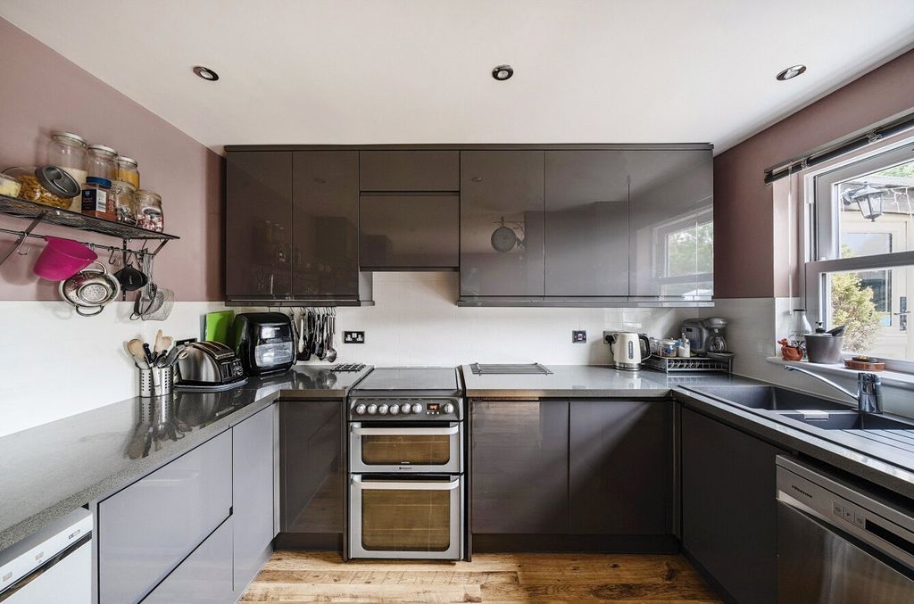 Property photo 2 of 17 Kitchen/Dining Room