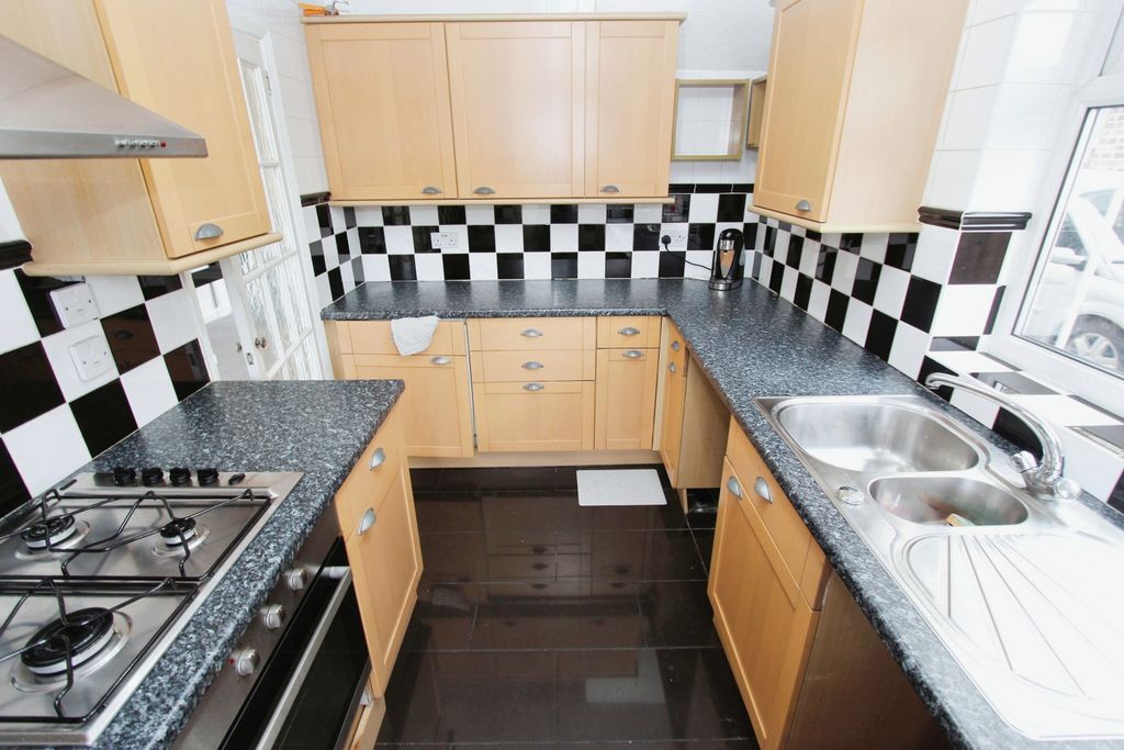 Property photo 2 of 16
