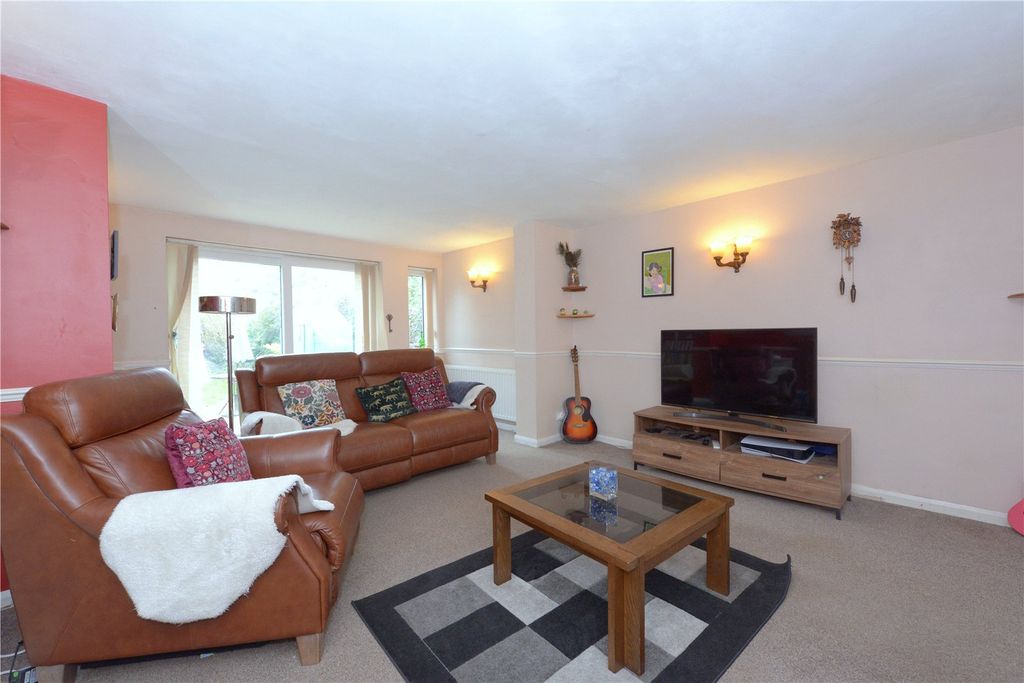 Property photo 2 of 28 Picture No. 09