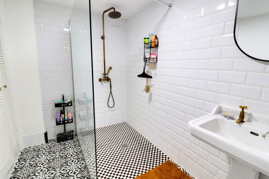 Property photo 2 of 11 2 - Picture No. 14