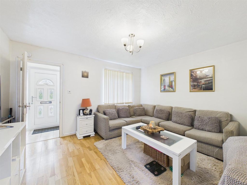 Property photo 3 of 13 Sitting Room