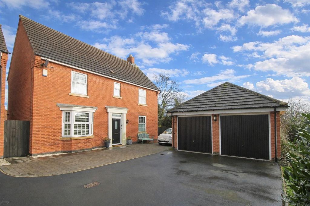 Property photo 1 of 25 Frontt.Jpg