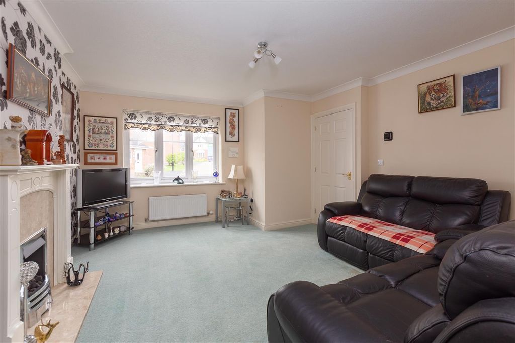 Property photo 3 of 21