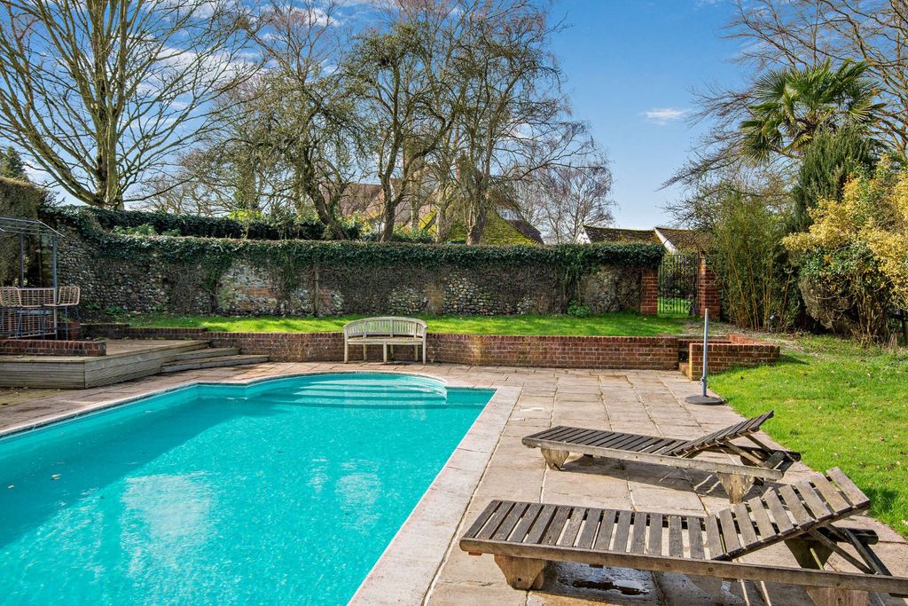 Property photo 2 of 23 Picture No. 17