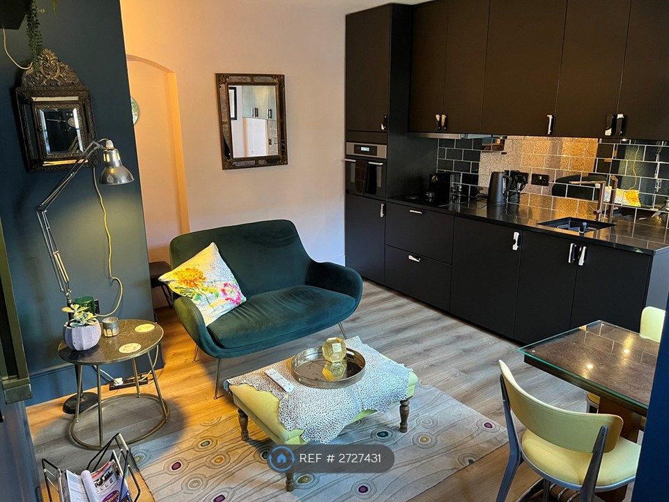 Property photo 1 of 6 Lounge Kitchen