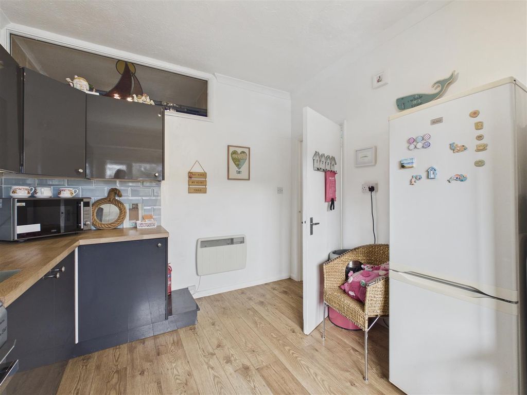 Additional image 8 of 3 bed flat for saleMilford Street, Saundersfoot SA69