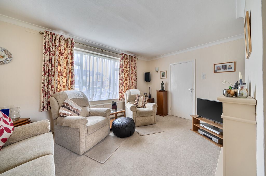 Property photo 2 of 19 1426198-20-69B807...