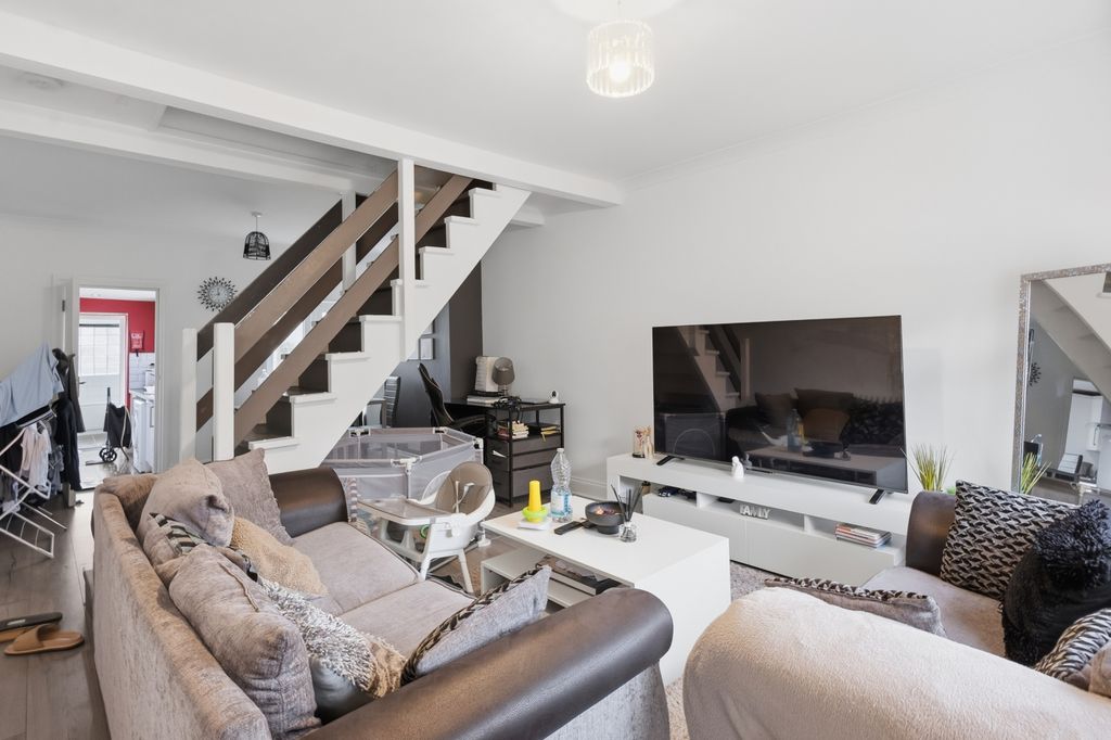 Property photo 2 of 7 0A6A7714