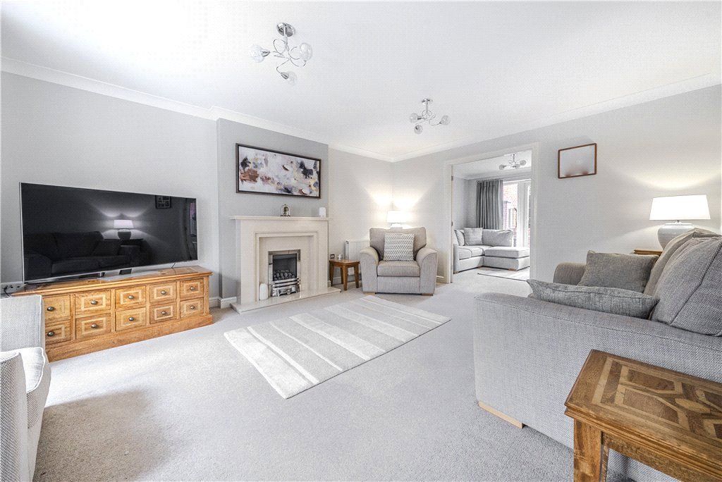 Property photo 2 of 22 Sitting Room