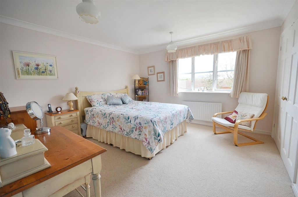 Additional image 7 of 4 bed detached house for saleSwallowfields, Gillingham SP8