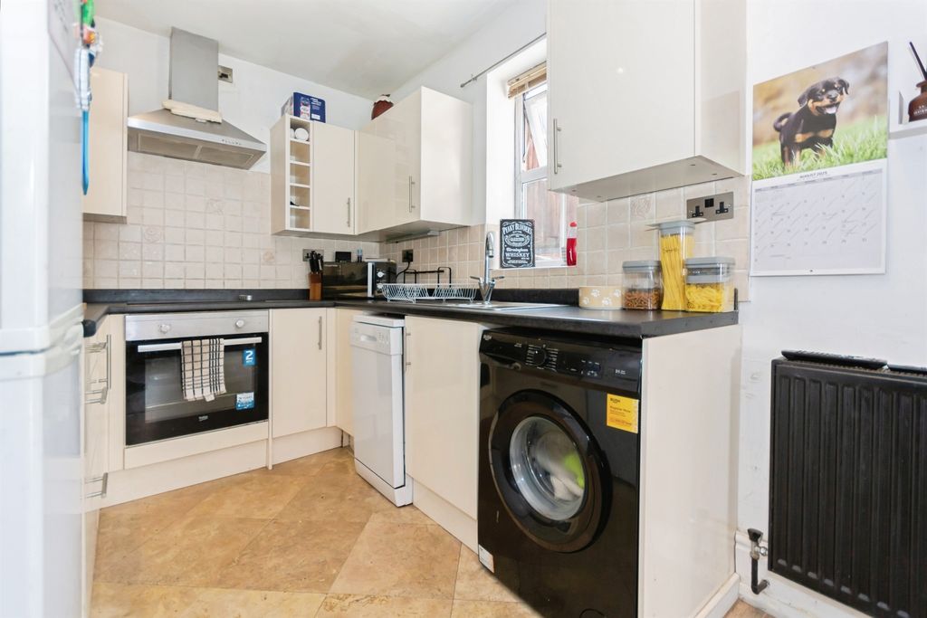 Property photo 3 of 22