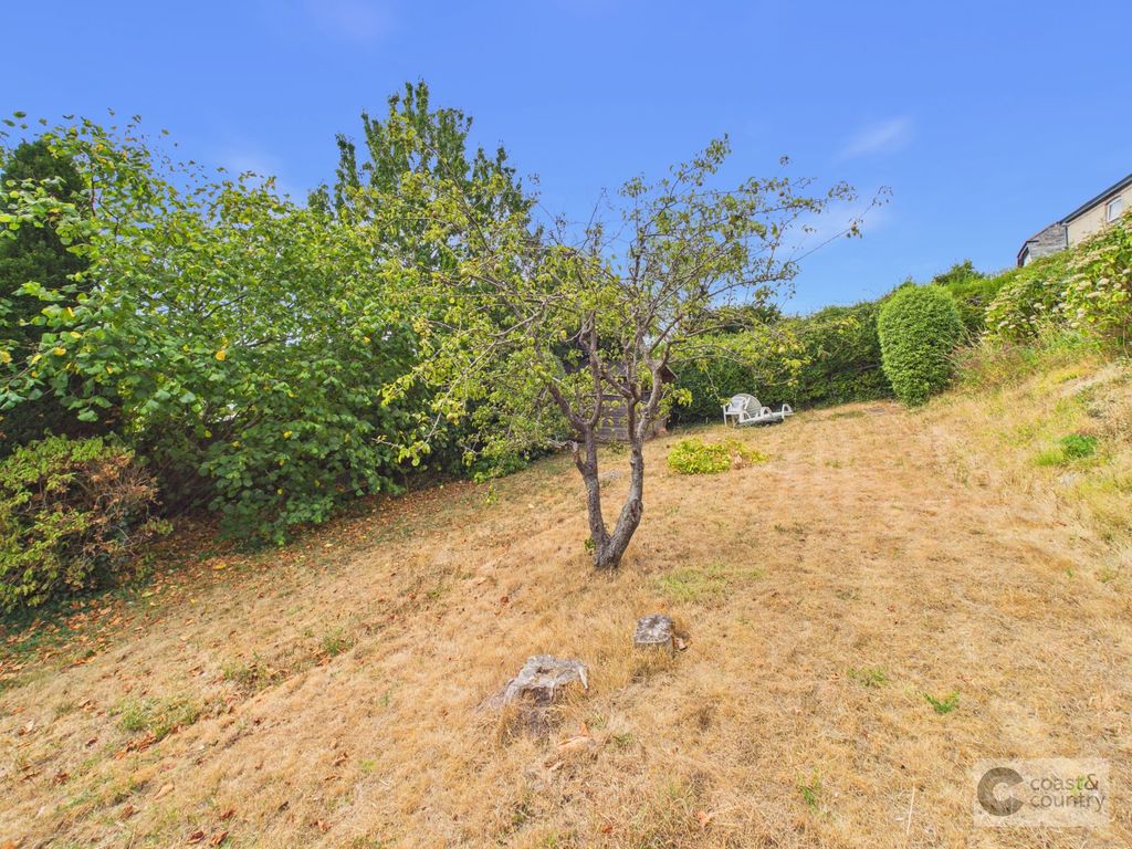 Property photo 2 of 23