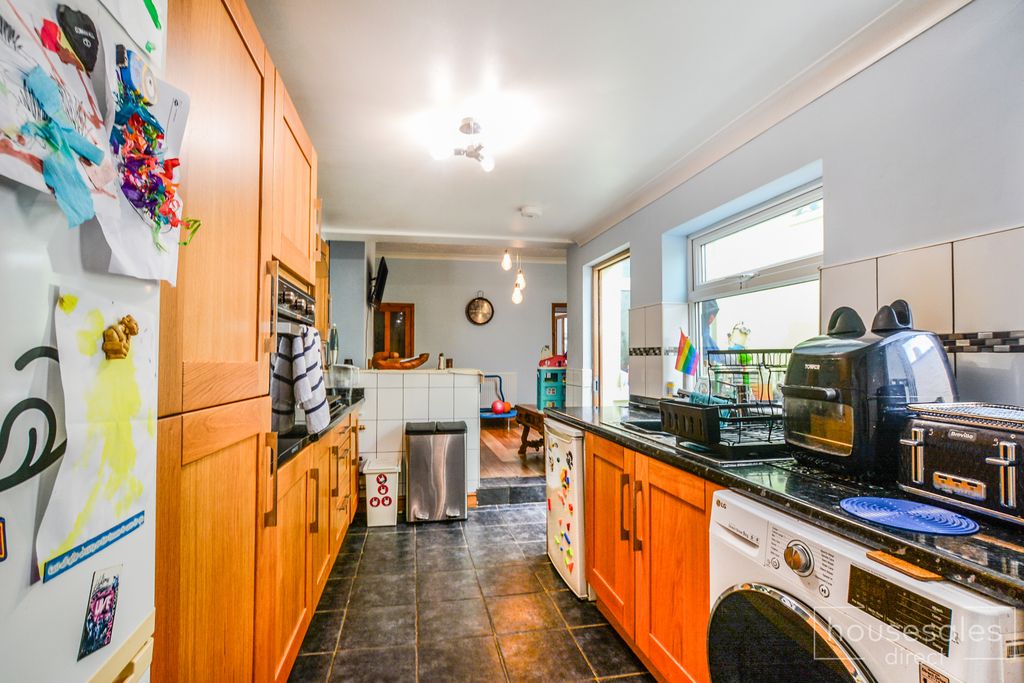 Property photo 3 of 16