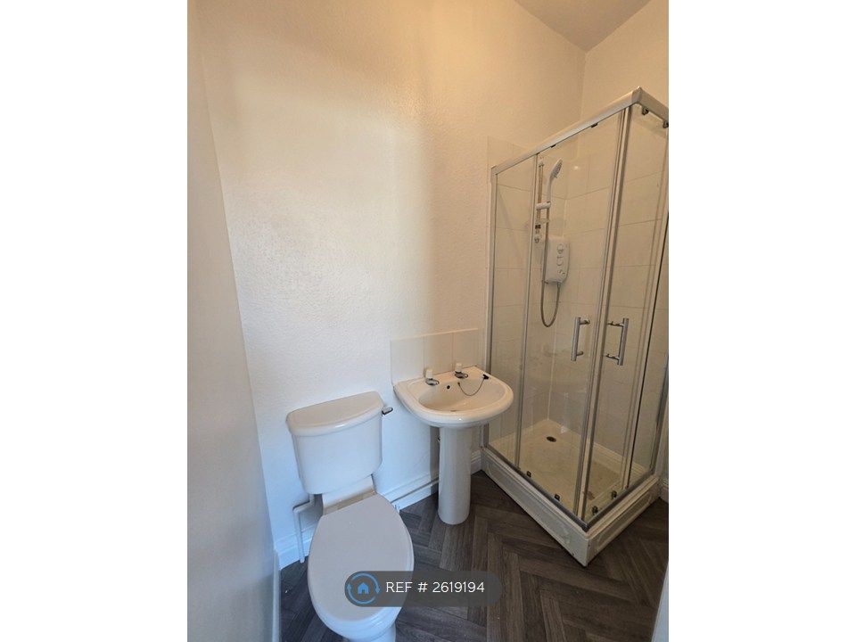 Property photo 3 of 5 Bathroom