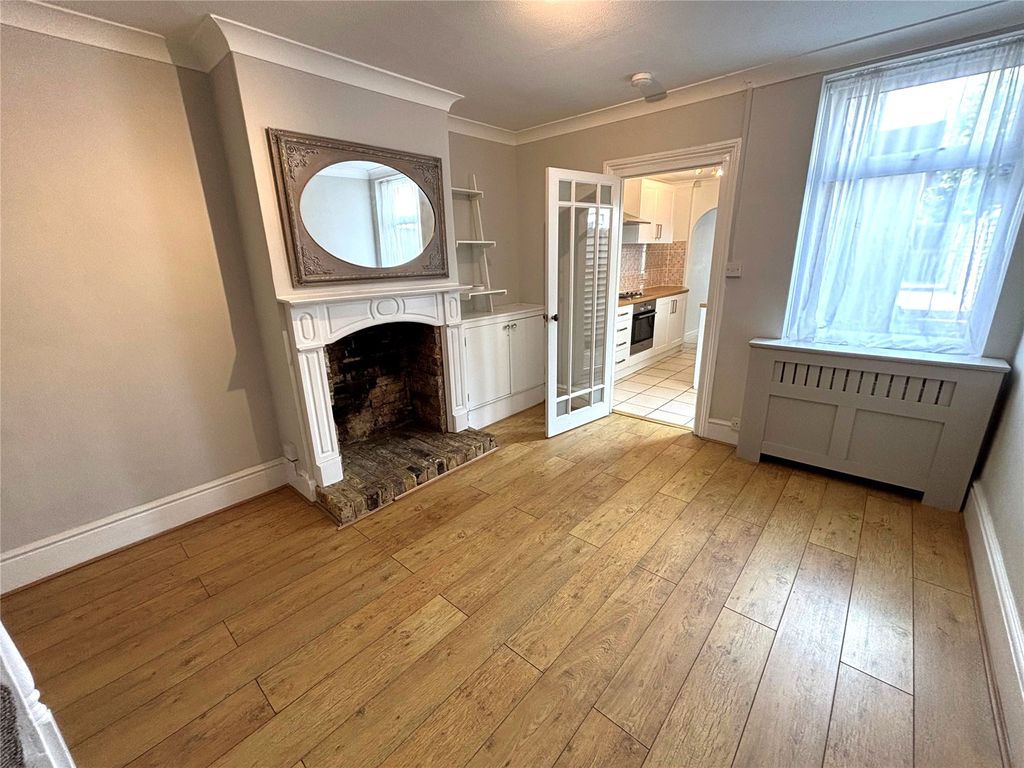 Property photo 2 of 12 Picture No. 37
