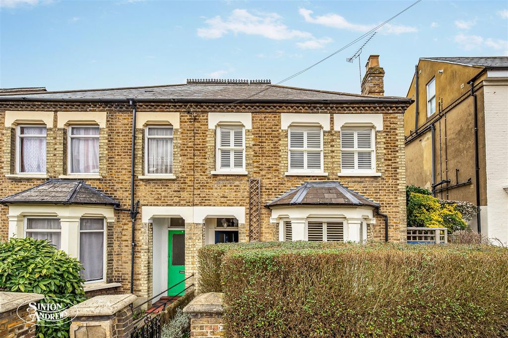 Property photo 1 of 18 4 St Dunstans Roadf.Jpg