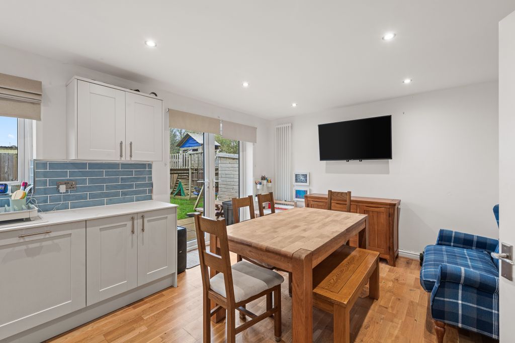 Property photo 3 of 21