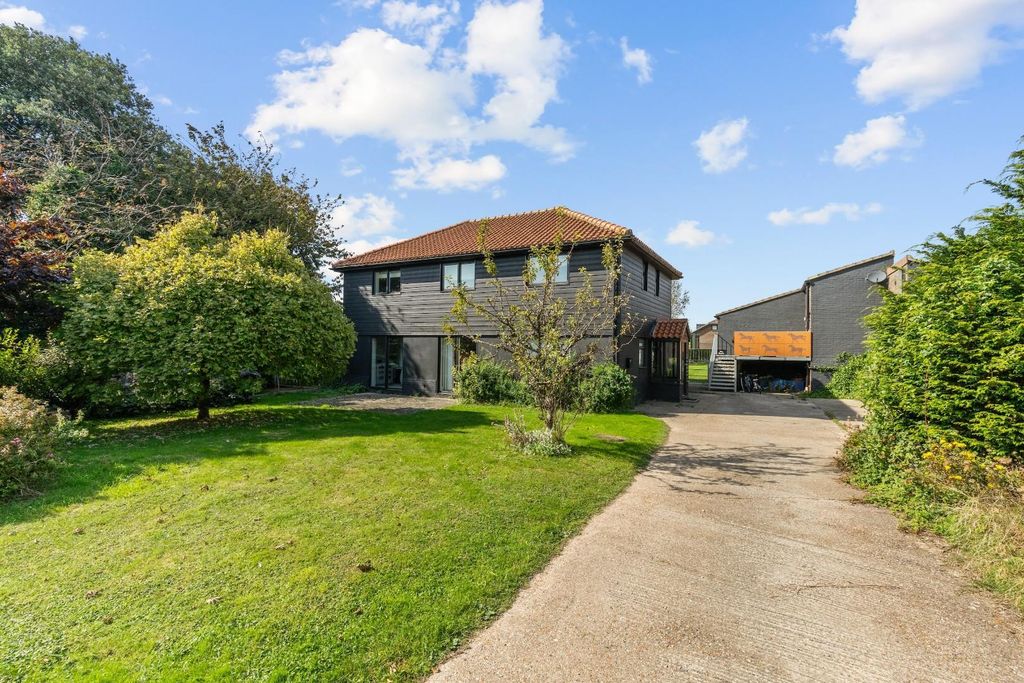 Property photo 1 of 24