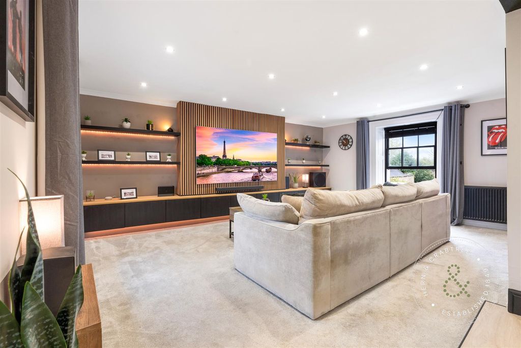 Property photo 2 of 46 Yr-Hen-Dy-23.Jpg