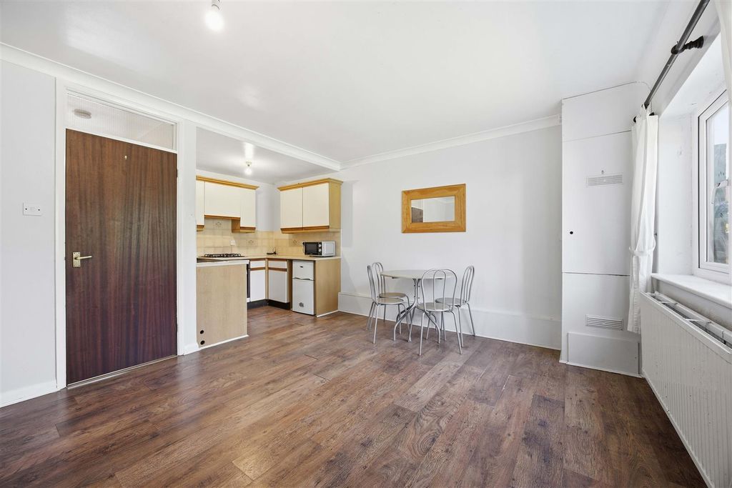 Property photo 3 of 15 Living