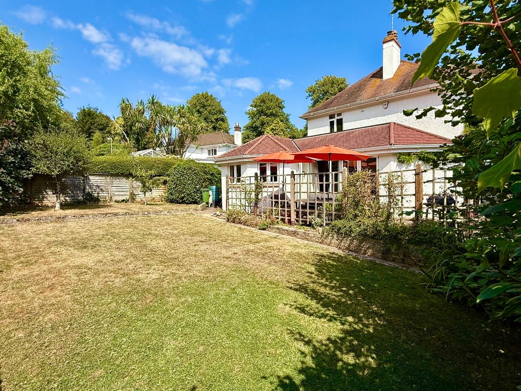 Property photo 3 of 44