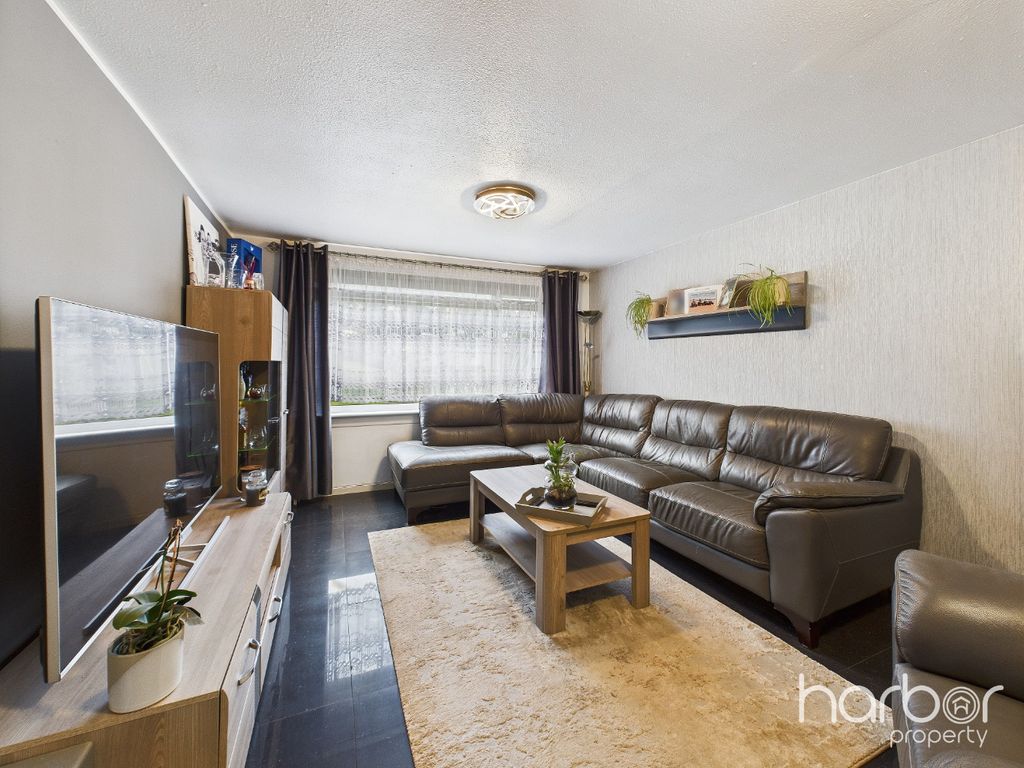 Property photo 2 of 23 4426316