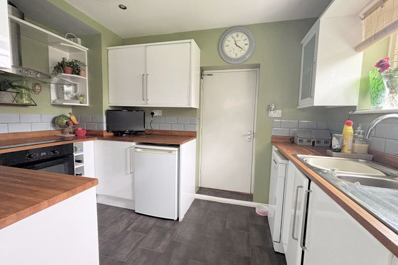 Property photo 3 of 14 Kitchen