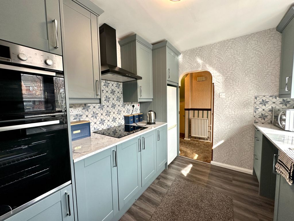 Property photo 2 of 21