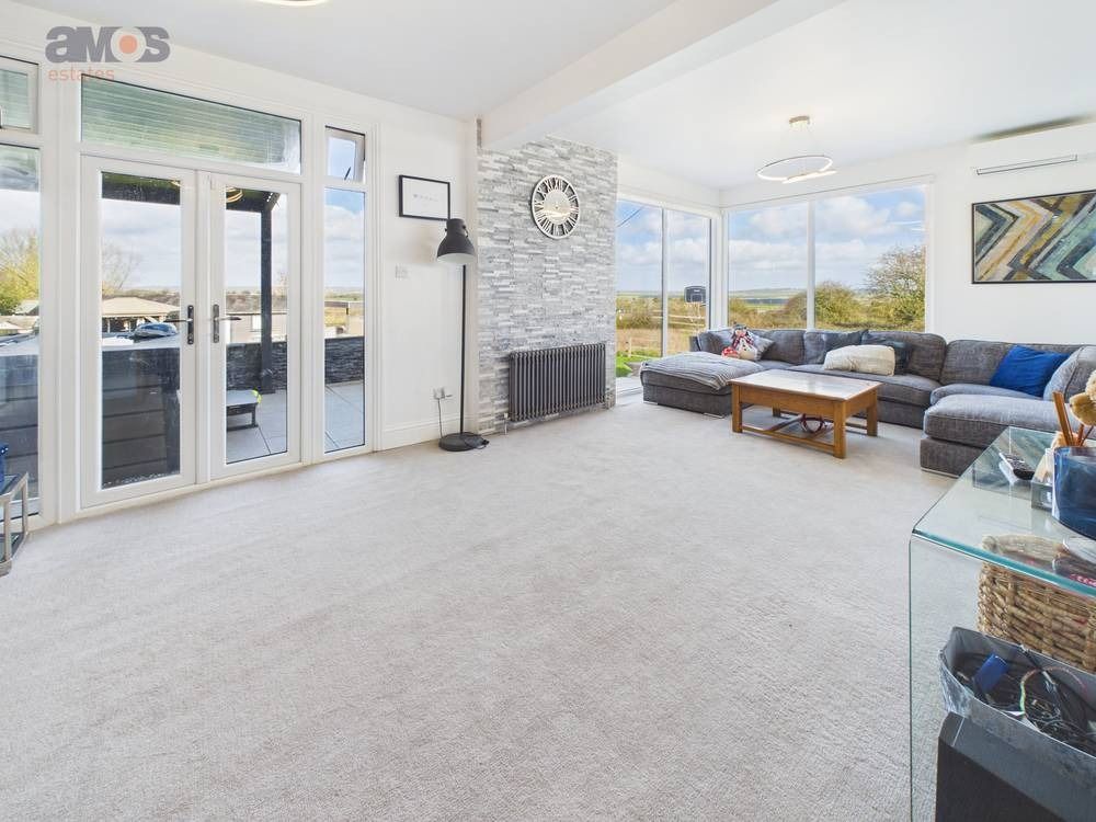 Property photo 3 of 41 4996035