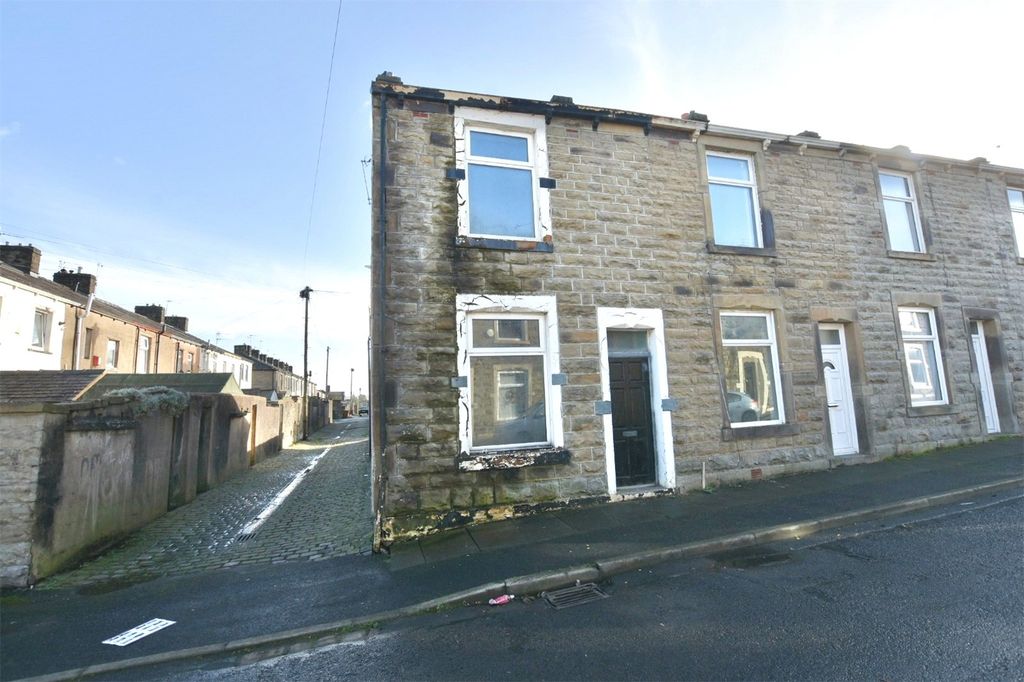 Property photo 1 of 10 External