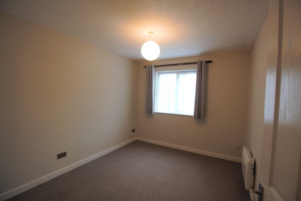 Property photo 3 of 8 Gallery