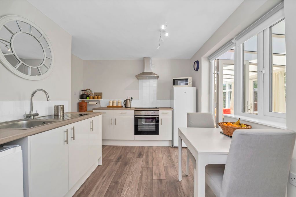 Property photo 2 of 15 Kitchen/Breakfast