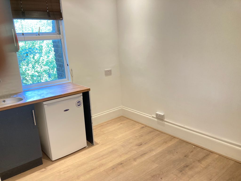 Property photo 1 of 2
