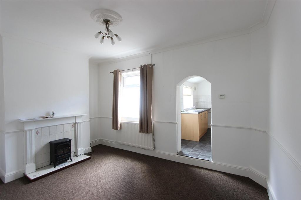 Property photo 3 of 8 Dining Room