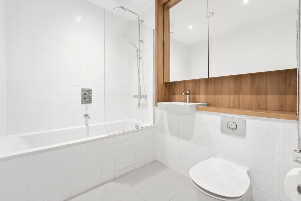 Property photo 3 of 18 _Akp2595