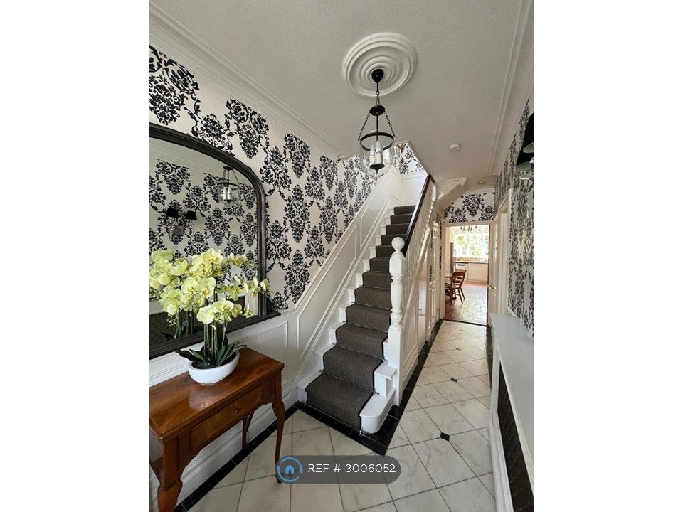 Property photo 2 of 20 Hallway