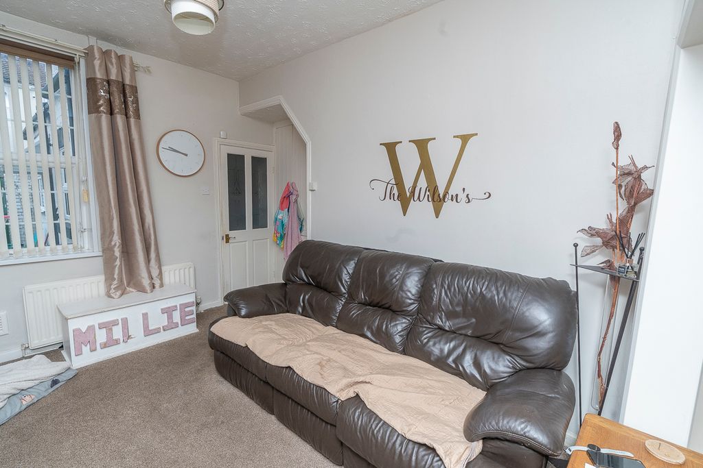 Property photo 2 of 23