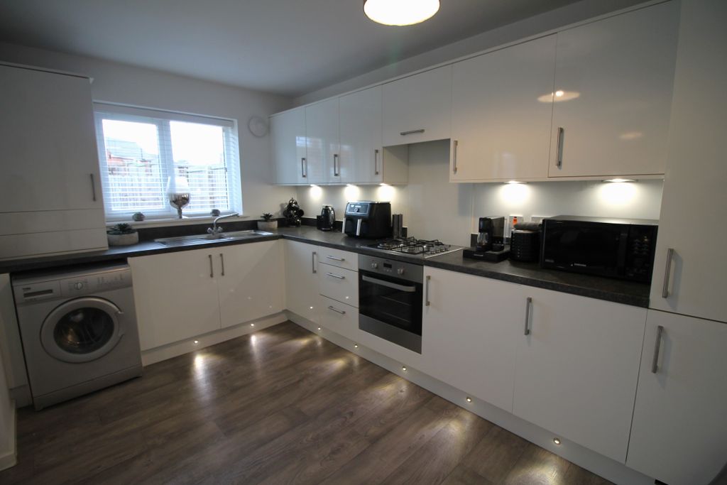 Property photo 3 of 17 Img_8889