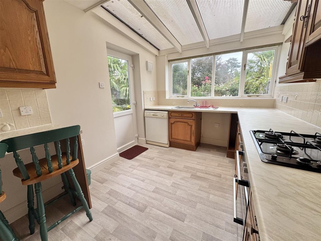 Property photo 3 of 15 Kitchen