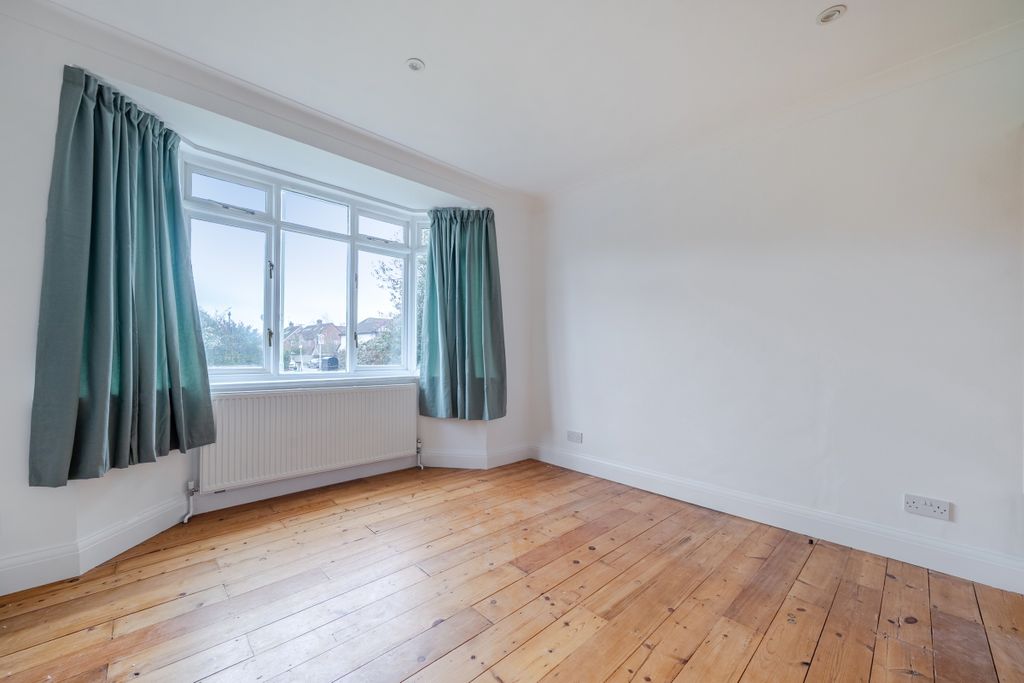 Property photo 3 of 11 3