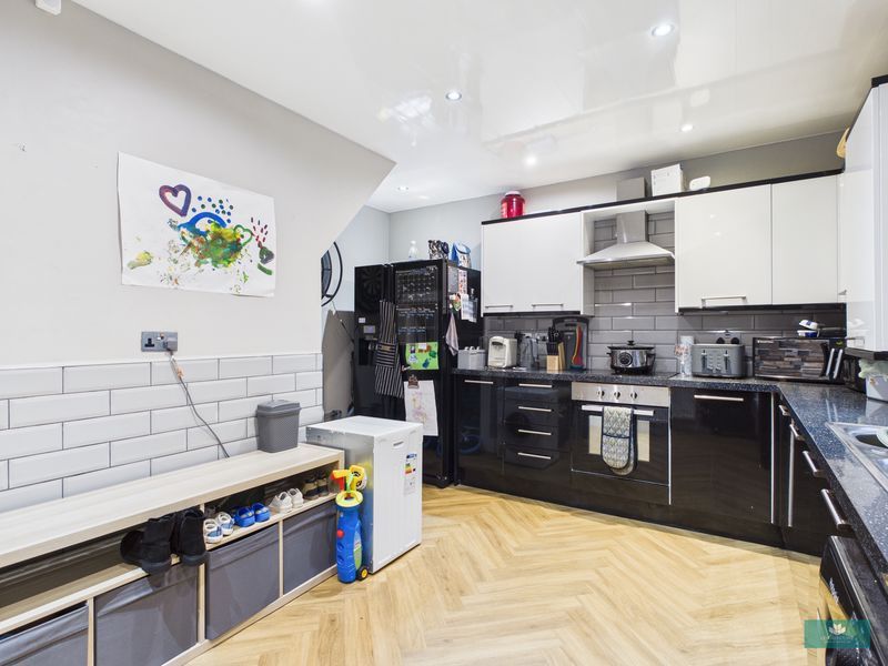 Property photo 3 of 11 Photo 10