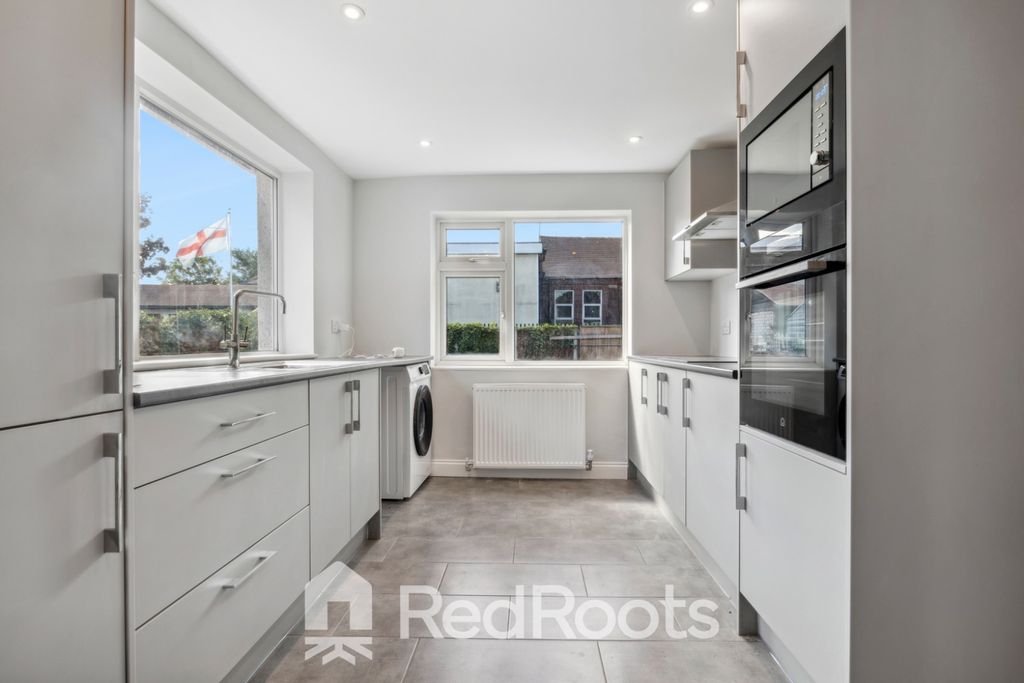 Property photo 3 of 17 4258235