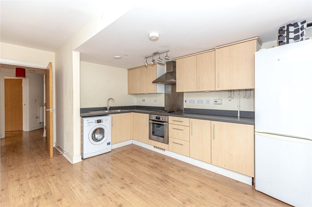 Property photo 3 of 11 Picture No. 14