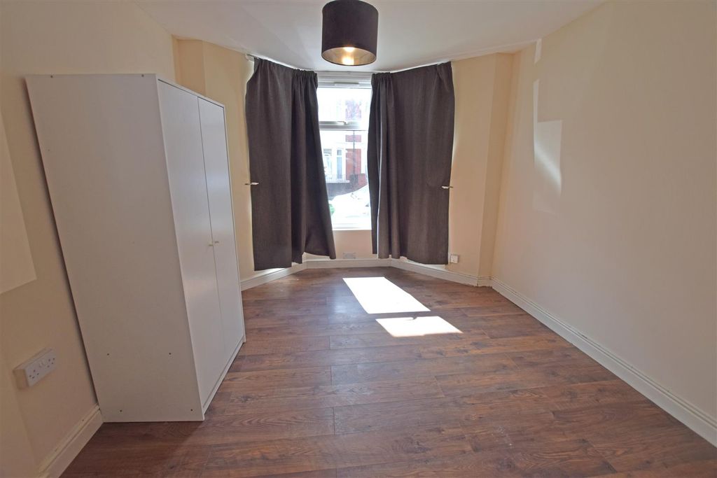 Additional image 5 of 2 bed flat for saleAustralia Road, Heath/Gabalfa, Cardiff CF14