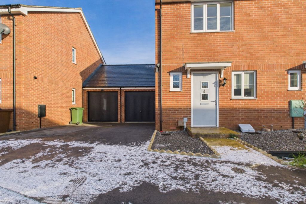 Property photo 1 of 7 Front