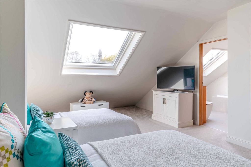 Additional image 19 of 5 bed detached house for saleHigh Road, Loughton, Essex IG10