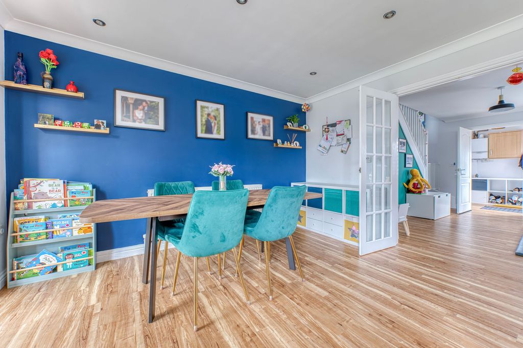 Property photo 3 of 18